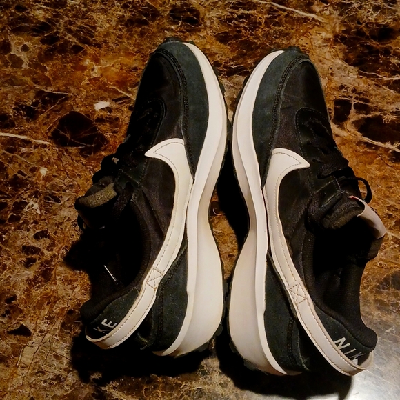 Shoes - Picture 2 of 4